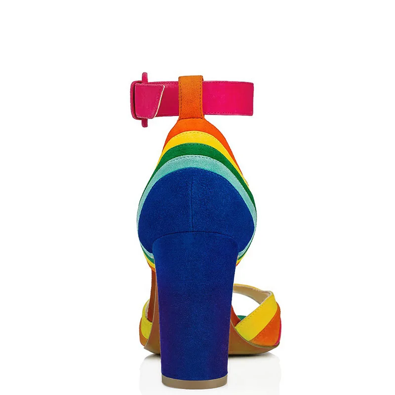 Разноцветные босоножки на высоком массивном каблуке с ремешком и пряжкой