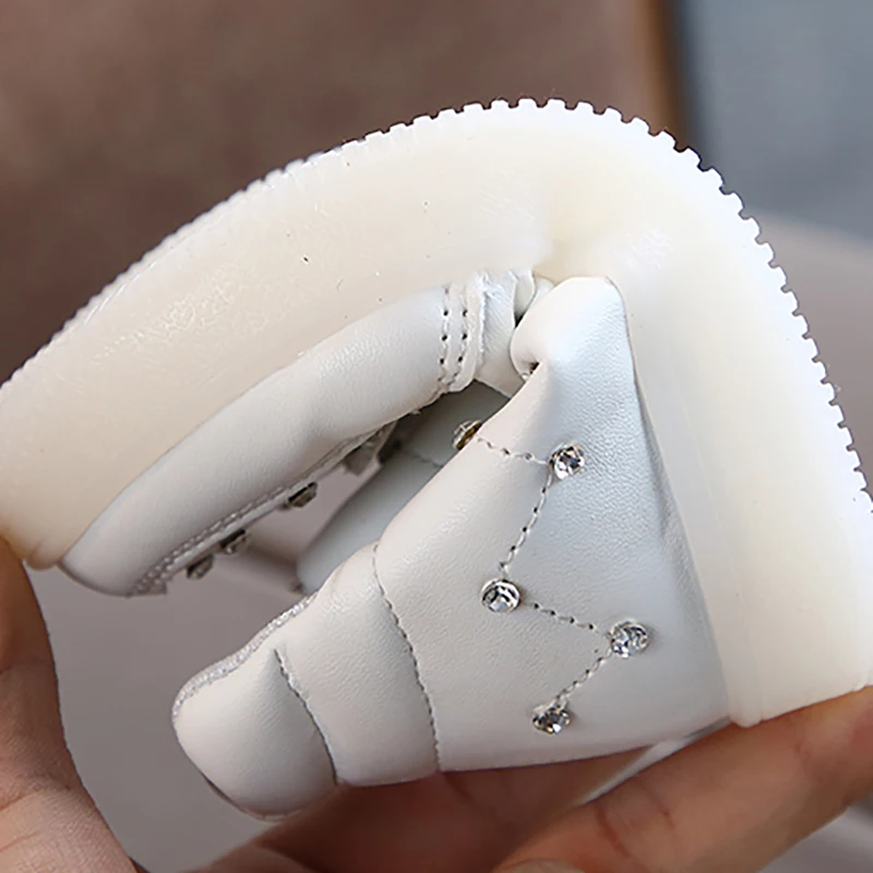 Детская обувь Осенняя детская модная для девочек Светодиодный свет Мягкая