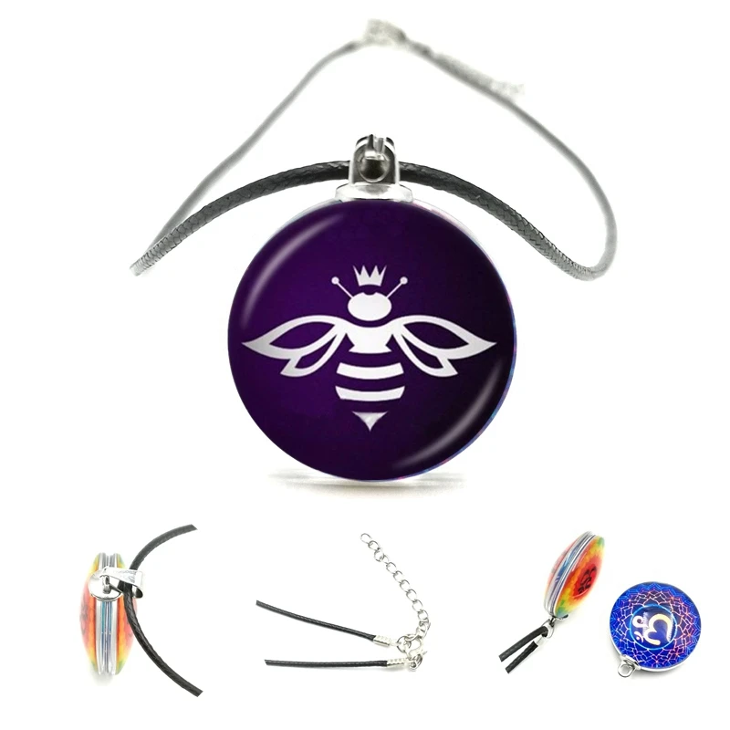 

Ожерелье с двухсторонним кулоном в виде милой маленькой пчелки, 25 мм, стеклянный кабошон, ожерелье из черного кожаного шнура, ювелирные изде...