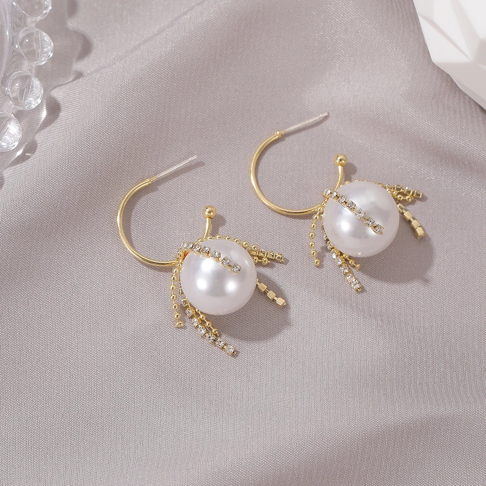

Korean Big Pearl Tassel Pendant Earrings Claw Chain Earrings Hook Temperament Sweet Jewelry for Wedding Bridal Accessories