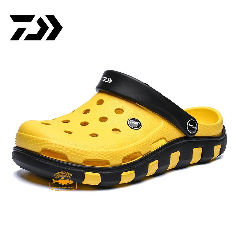 

Daiwa New Fishing Shoes Summer Sandals Men Casual Shoes Mules Clogs Breathable Beach Slippers Casual Male Water Shoes