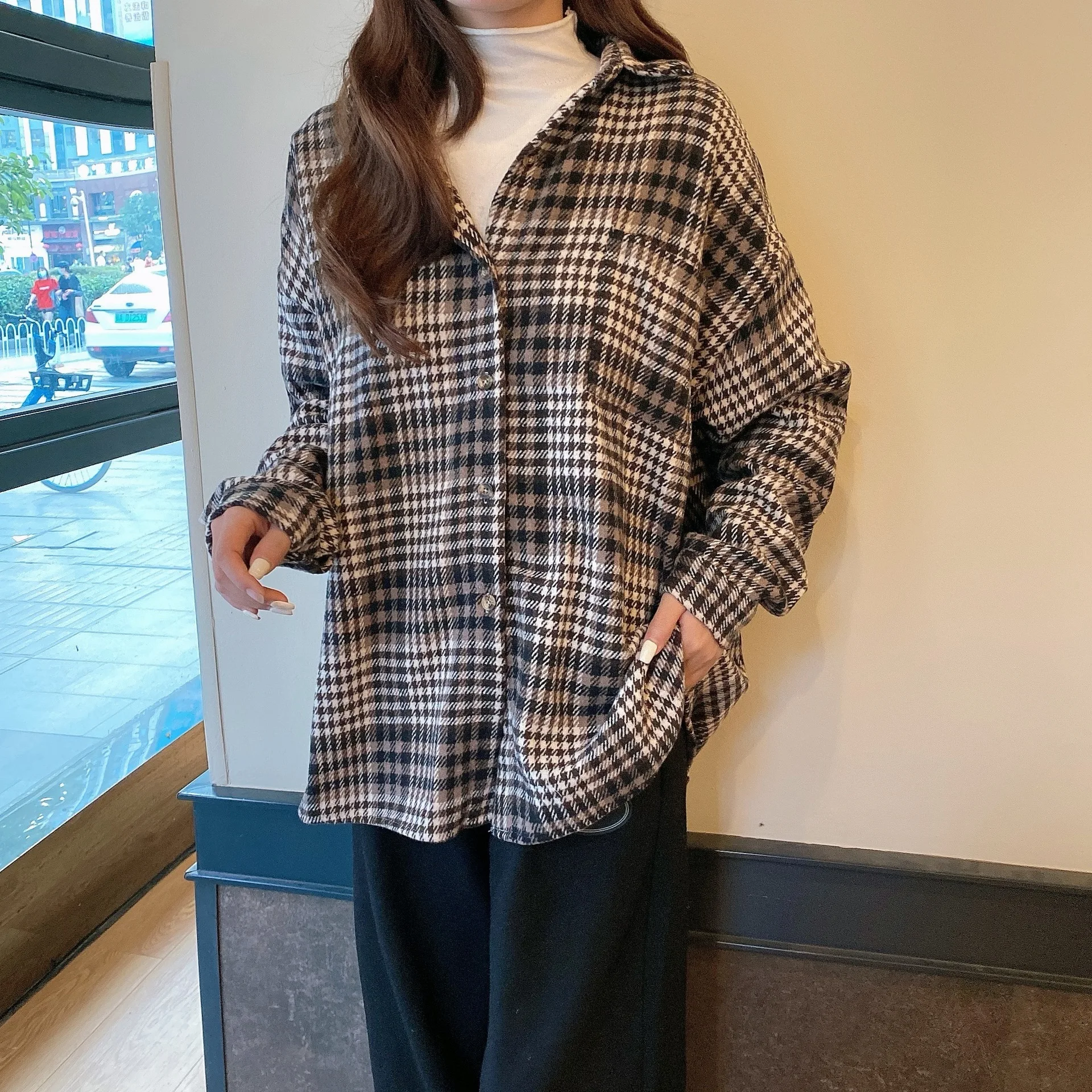 

Plaid Loose Women Shirts Blouses Women Tops Turn-down Collar Coat Long Sleeve Baggy Spring Summer 2021 Women Fashion Casual
