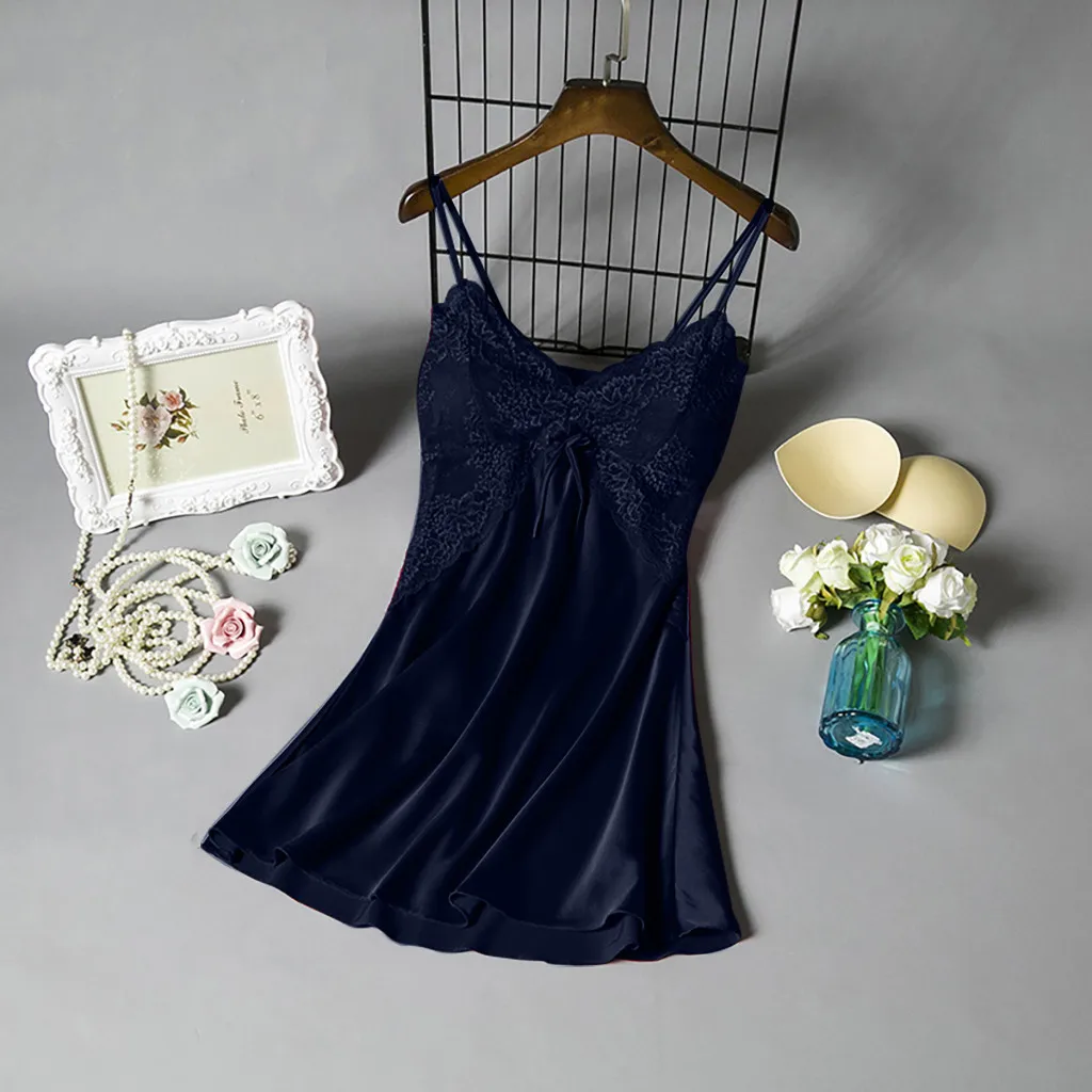 Женское ночное платье с кружевной вышивкой и глубоким V-образным вырезом |