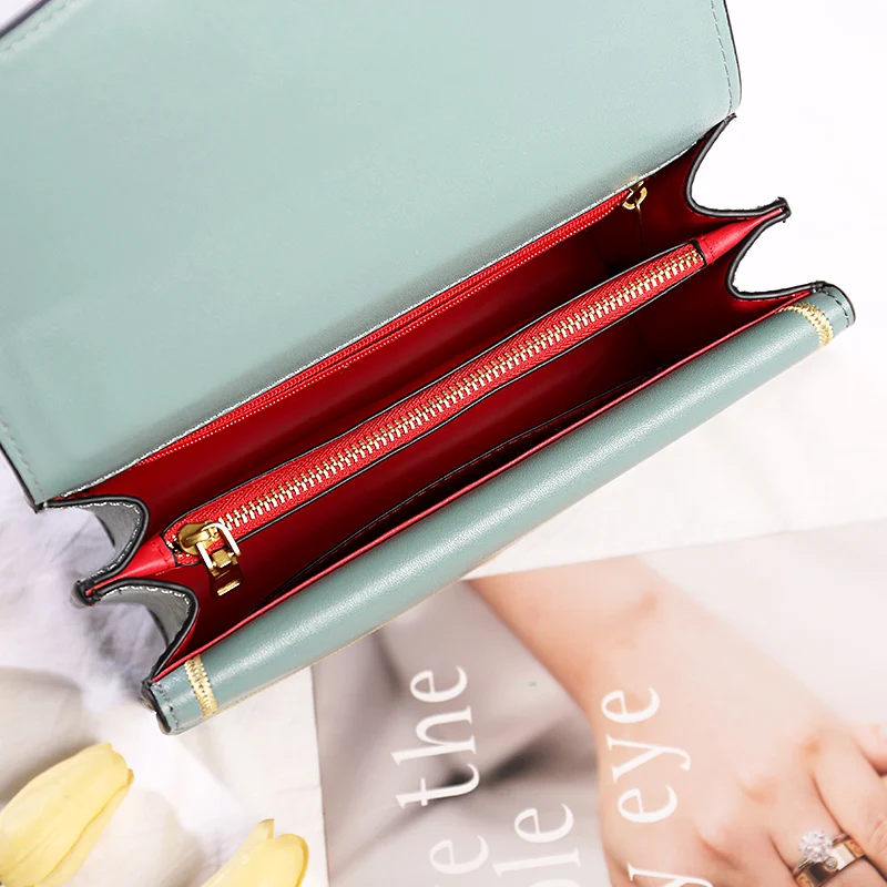 

2021 Spring/Summer New Fashion Korean Version Cross-body Bag Chain Shoulder Bag Embroidery Bee Wind Small Square Bag