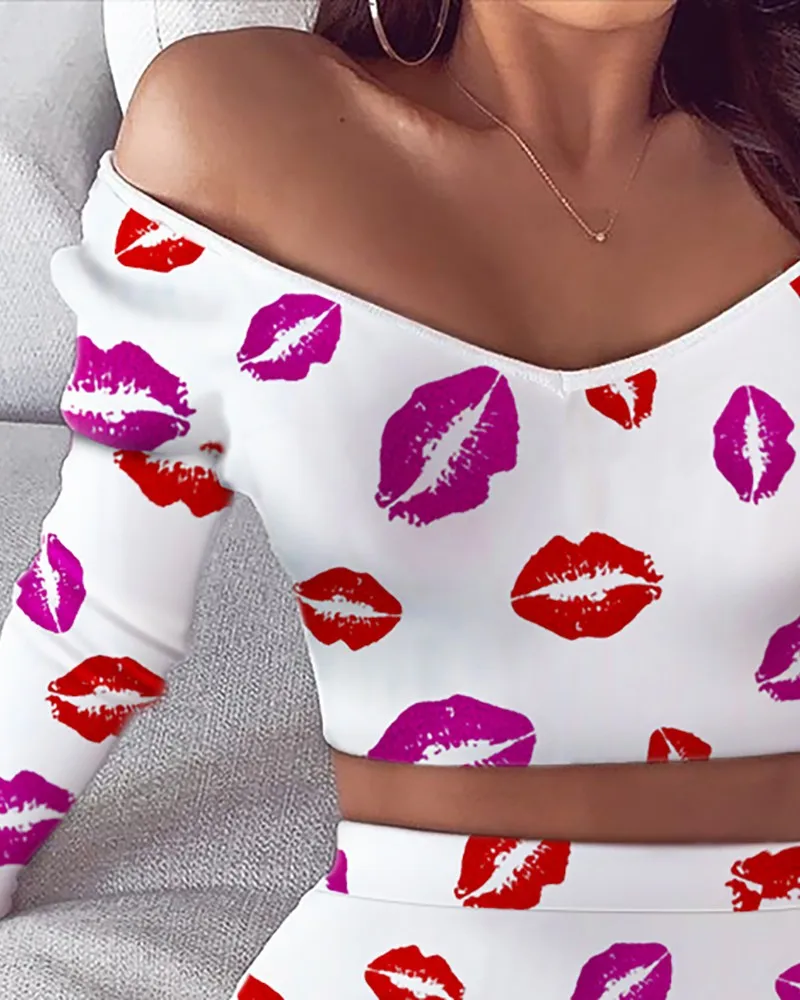 Комплект из укороченного топа и юбки с принтом губ | Женская одежда