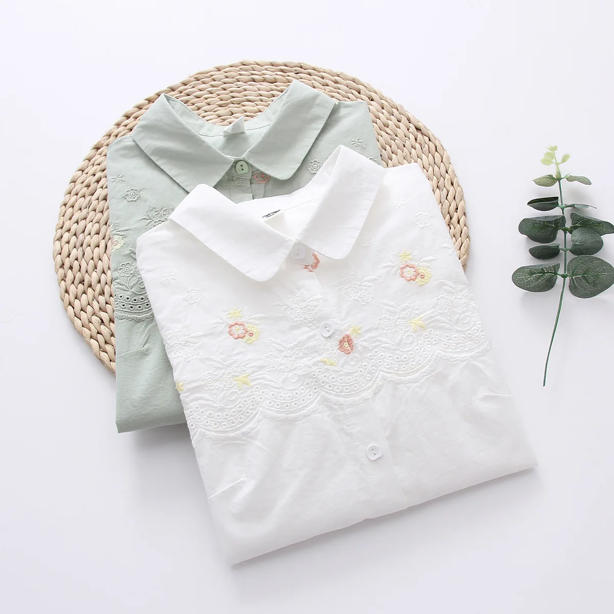 

Women's Cotton Exquisite Embroidered Sweet Slimming Autumn and Winter Bottoming White Shirt Underwear White Blouse