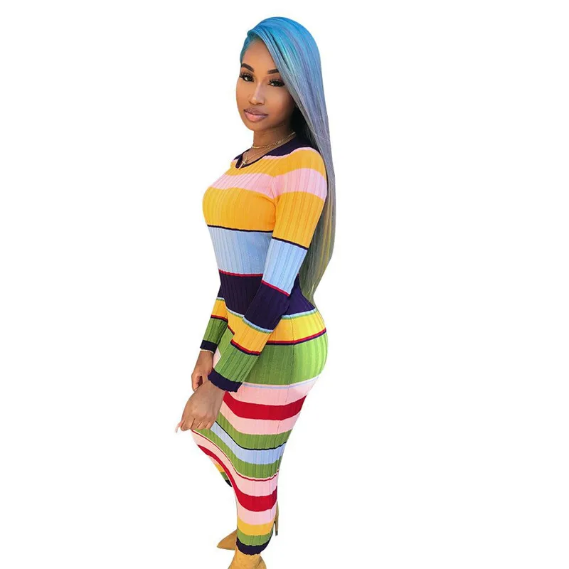 Женское платье-макси в радужную полоску с длинным рукавом | Женская одежда