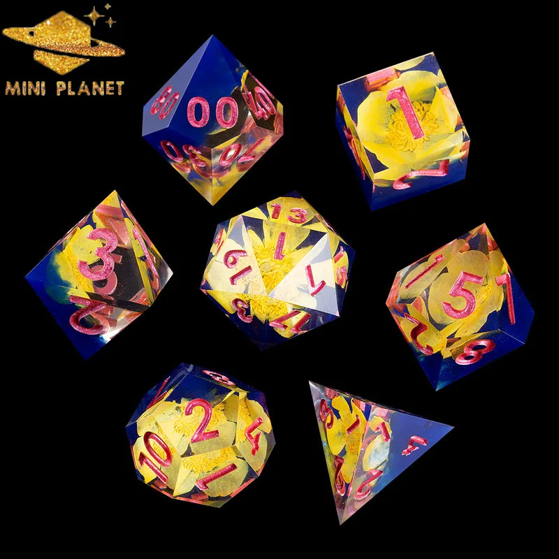 

7Pcs/set Dried Flowers DND Dice Sets D&D Dice D4 -D20 Polyhedral Games Dice Set For Table Games MTG RPG With Sharp Edges Dice