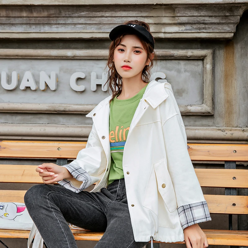 

2021 new spring and autumn loose hooded raglan sleeves plaid all-match tooling retro tide short jacket women