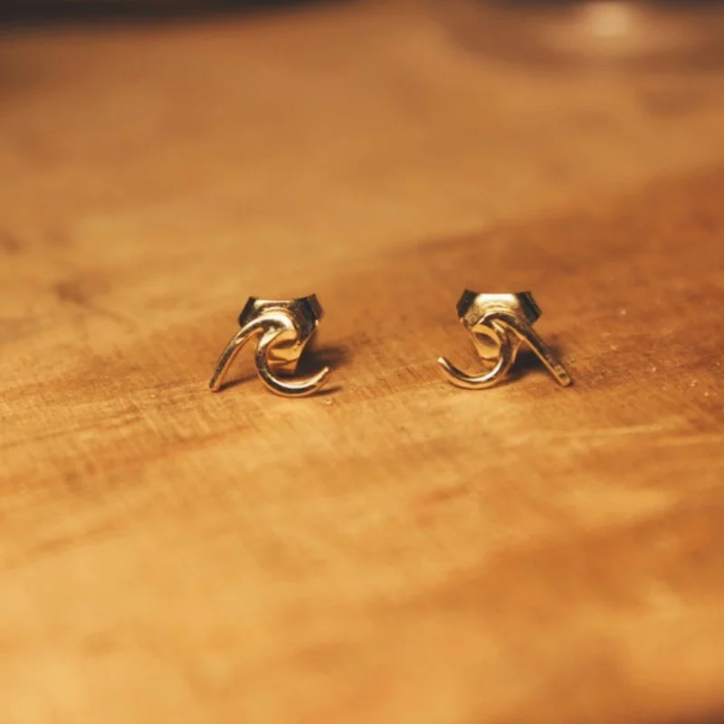 Простые корабли пляжные волнистые серьги-гвоздики минимализм штабелируемые