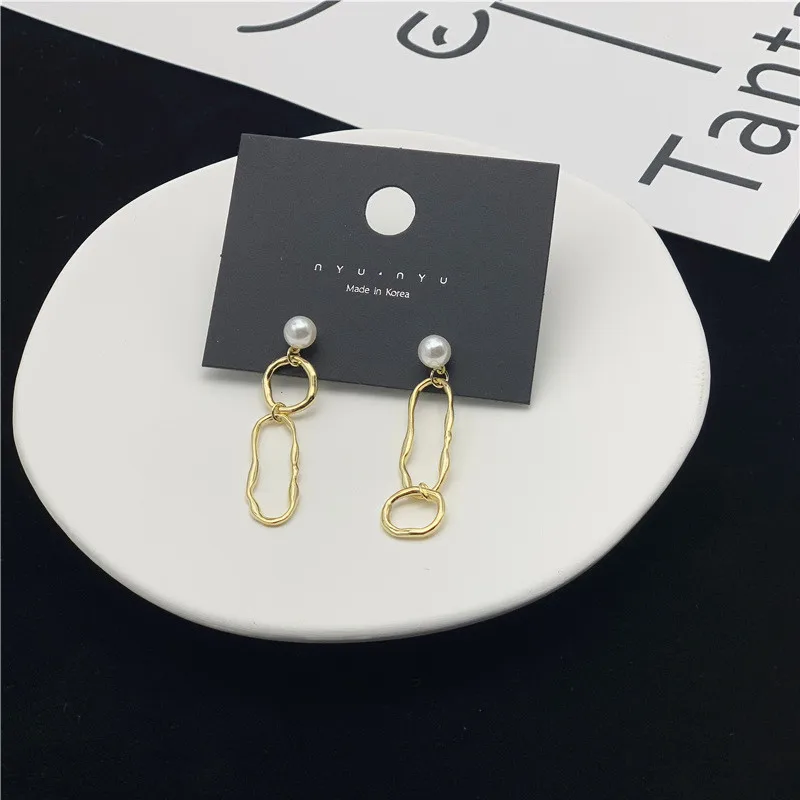 

2021Trendy Fashion Korean Version of Double Ring Gold-plated Boutique Earrings Female Niche Design Asymmetric Copper jewelry