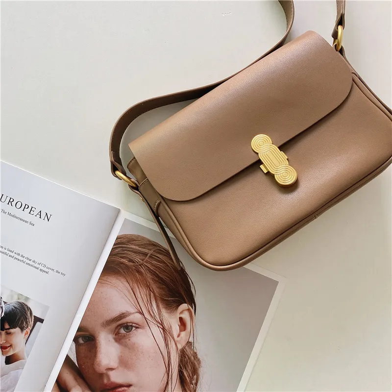 

New Female Top Genuine Cowhide Fashio Design Botton Crossbody Shoulder Bag Vintage Real Leather Wide Starp Women Daily Bag