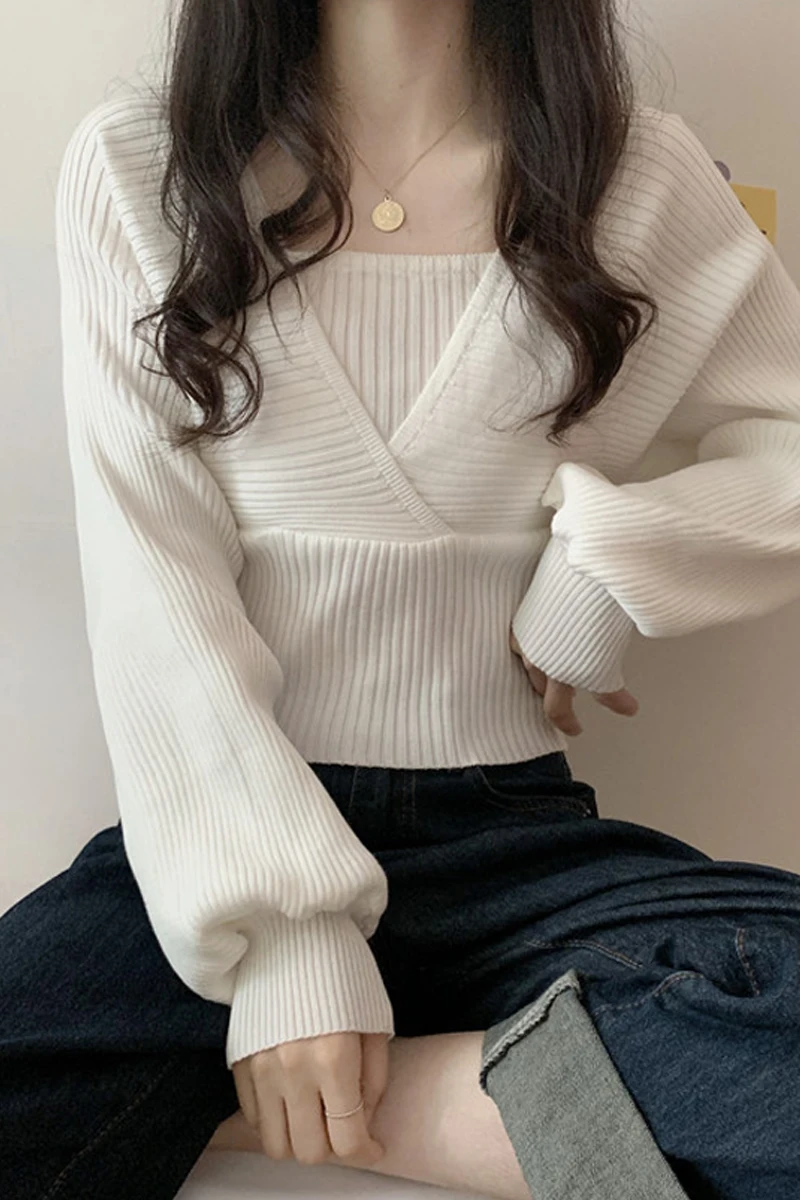 

2020 new design sense niche fake two-piece square neck bottoming shirt women autumn and winter sweater puff sleeve sweater women