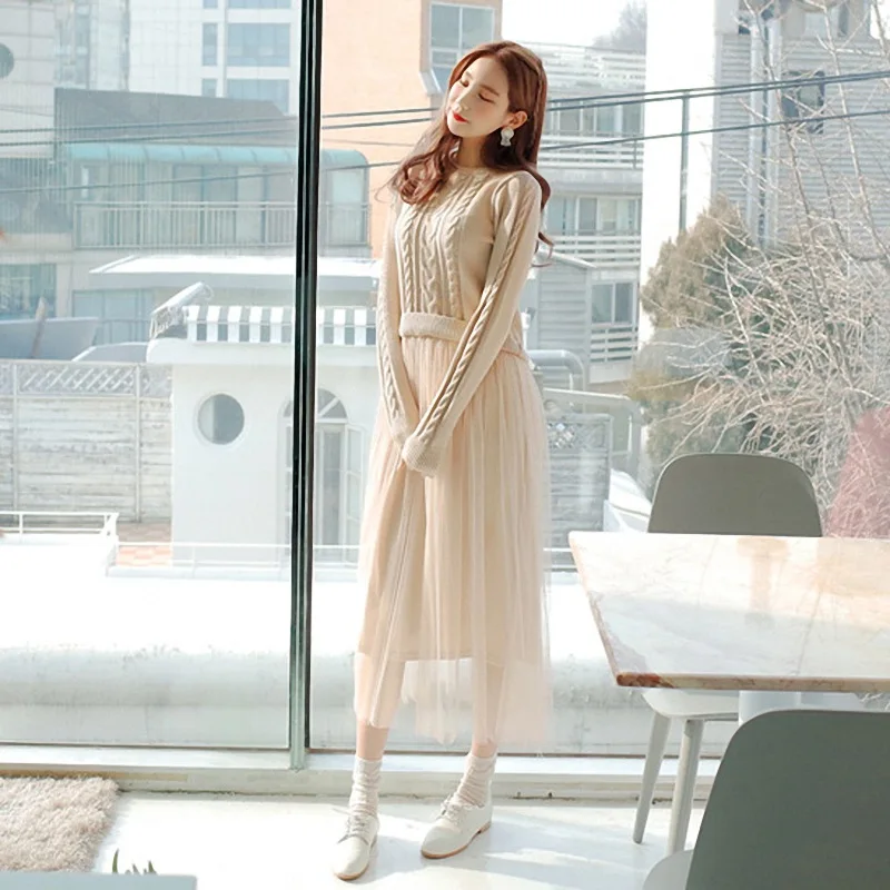 Женское трикотажное платье свитер из тюля однотонное трапеция черного серого