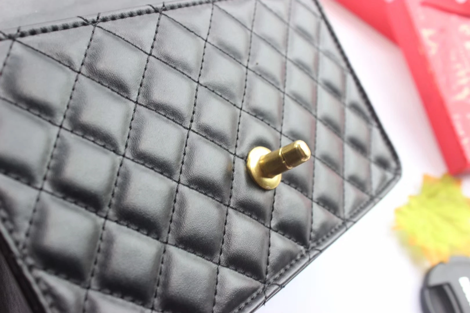 

Luxury classic design style handbag shoulder bag women's messenger bag black bag white bag
