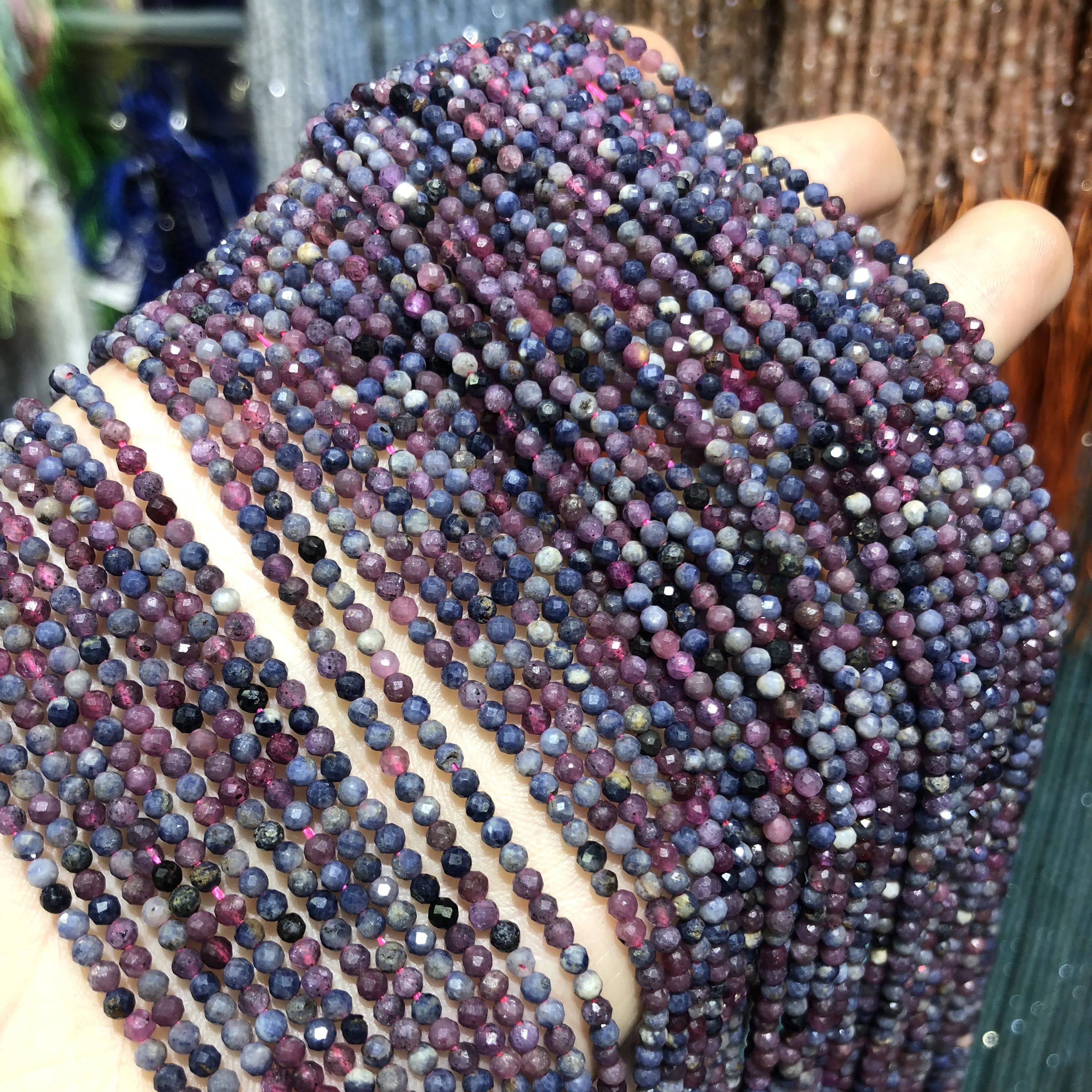 Небольшие граненые бусины из натурального камня натуральные сапфиры рубины