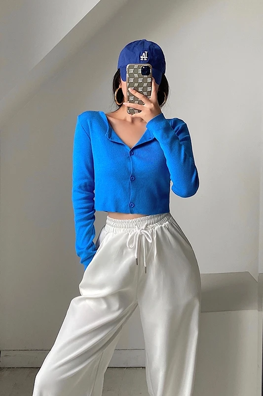 

Europe Winter 2020 New Single-breasted Slim Short Umbilical Long Sleeve Round Neck Knitted Cardigan Sweater Q166