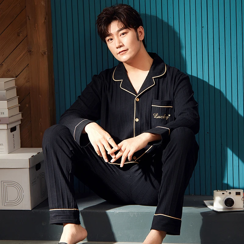 

Men Winter Cotton Long-sleeved Warm Loose Pajamas Women Cute Spotted Sleepwear Simple Personality Lapel Couple Home Service Suit