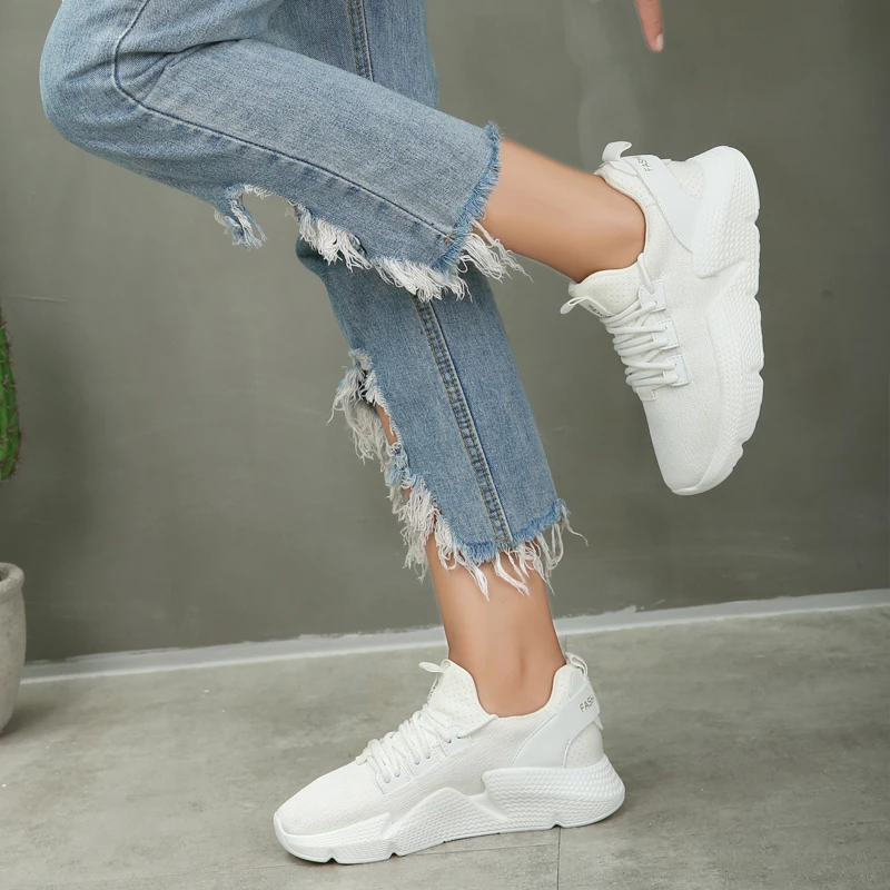 Новое поступление кроссовки женские черные белые спортивные легкие уличные