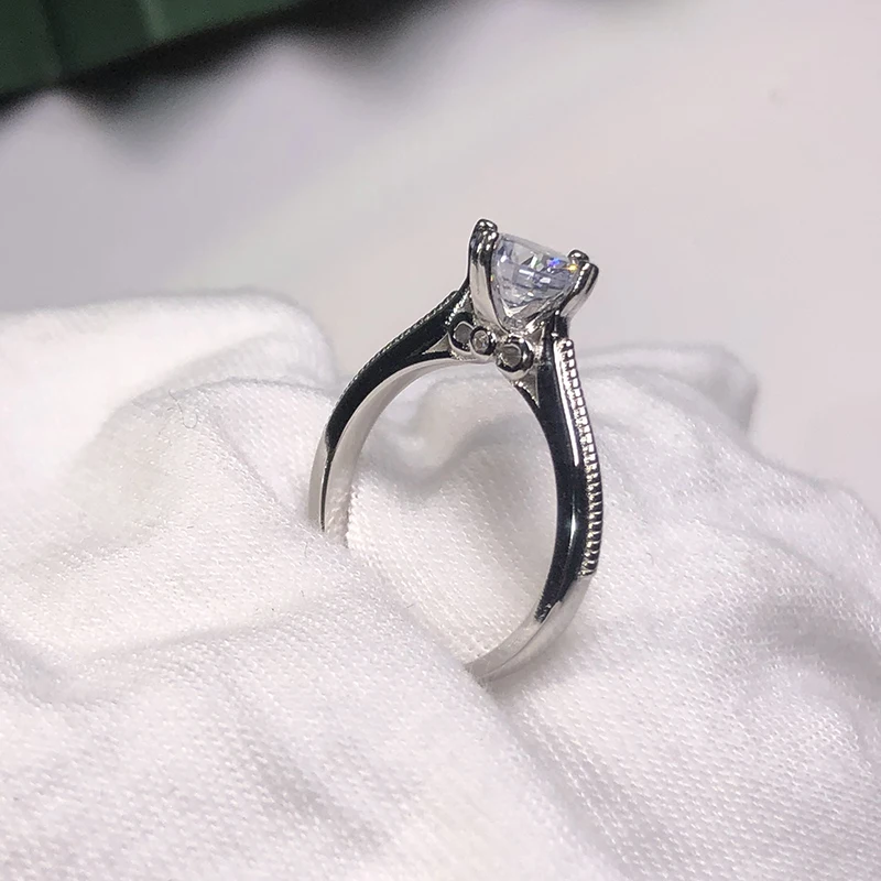 

Moissanite ring 925 sterling silver wedding bridal anniversary party 1.0 carat CT VVS1 D color high quality ring
