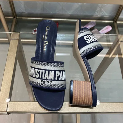 

2021 Hot slippers ladies fashion retro leather high heel sandals thick heel letter slippers High heel women slippers
