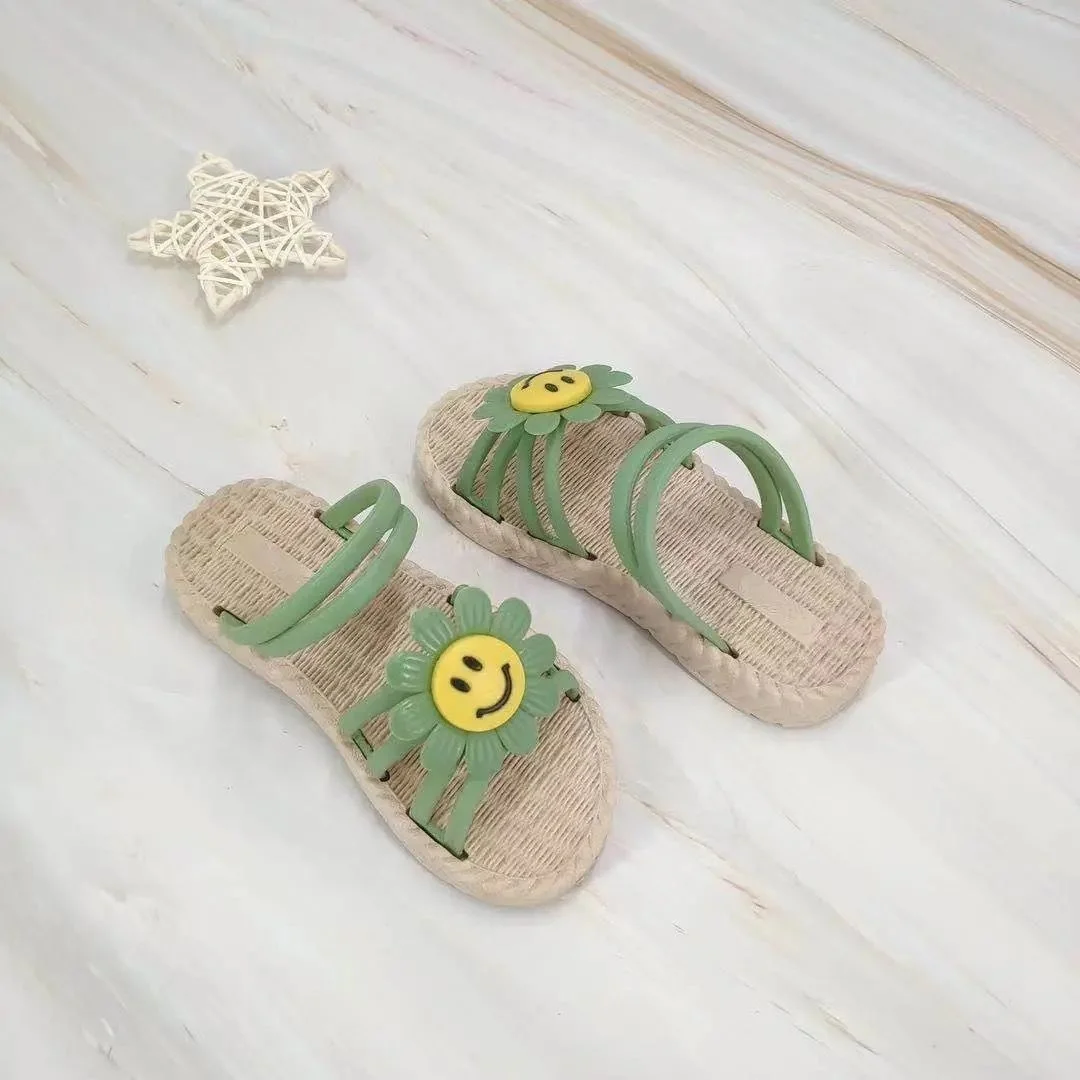 

2021 New Girls' Sandals Antiskid Summer Middle And Small Cool Soft Sole Breathable Cartoon girls Slippers platforms