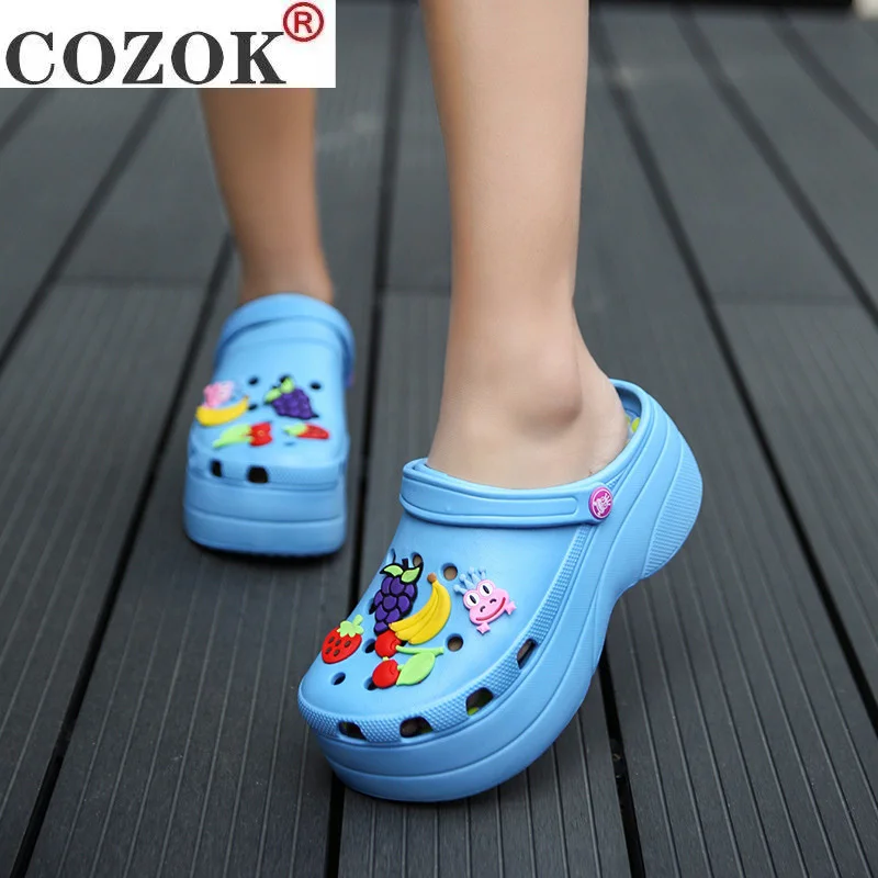 

Summer Women Croc Clogs Platform Garden Sandals Cartoon Fruit Slippers Slip On For Girl Beach Shoes Fashion Slides Outdoor rty67