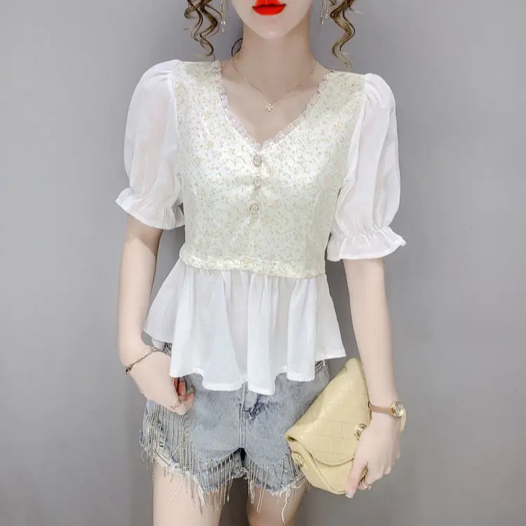 

2021 lace stitching chiffon shirt women's summer new design jacquard top looks thin and versatile short sleeve bottom coat