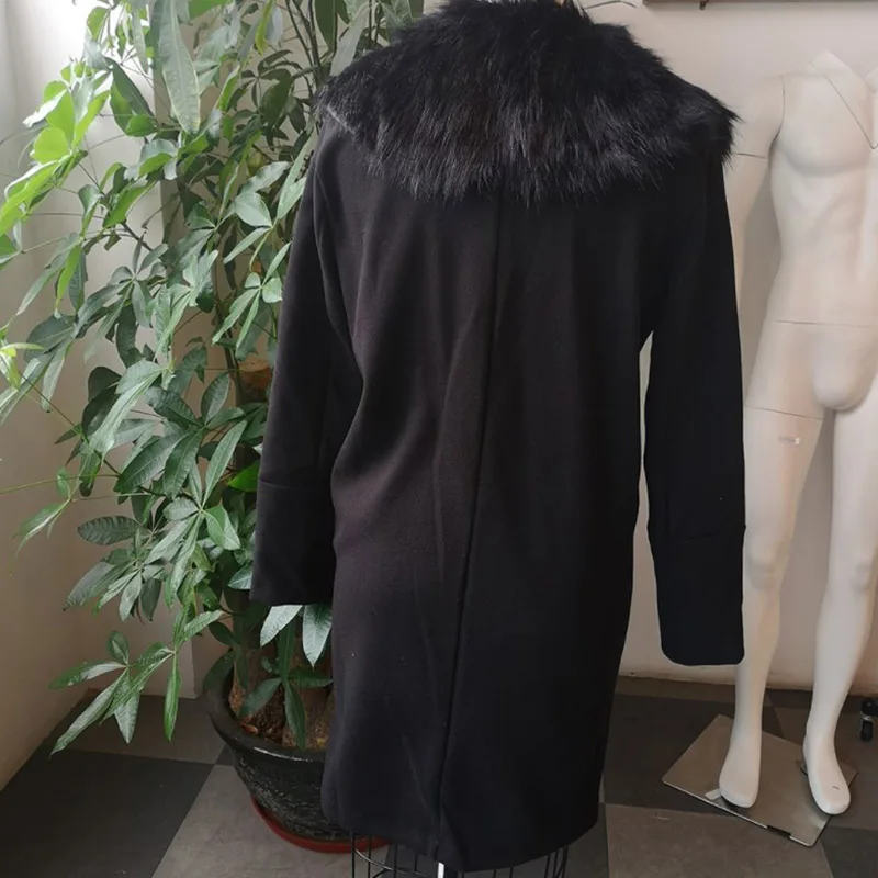 

Coats & Jackets