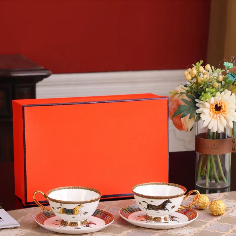 

Роскошная фарфоровая кофейная чашка с лошадью и блюдцем в оранжевой коробке Европейский чайный набор чашек подарок на свадьбу День рождения новоселье Рождество