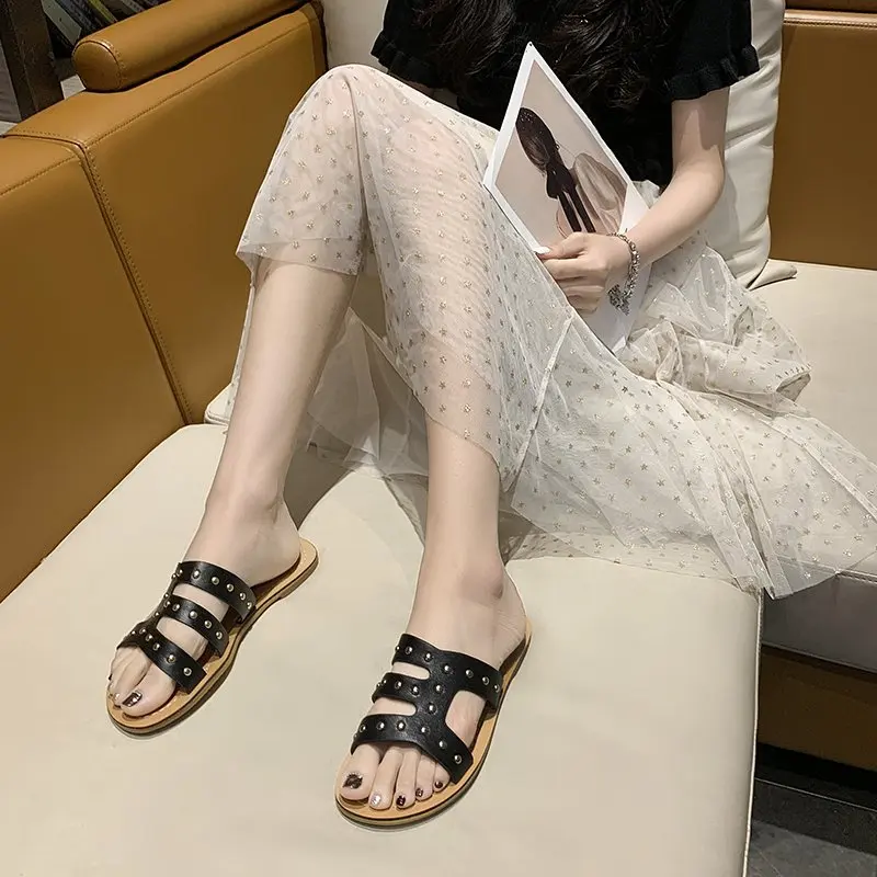 

Slippers Casual Shoes Lady Low Rivet Slides Slipers Women Luxury Rubber Girl Flat Soft Summer 2021 Fashion Scandals Fabric Basic