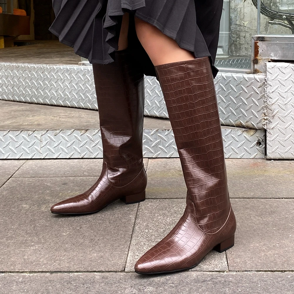 

DORATASIA Women Low Heel Shoes Casual Top Quality Boots Women Fashion Hot New Arrival Pointed Toe Motorcycle Boots