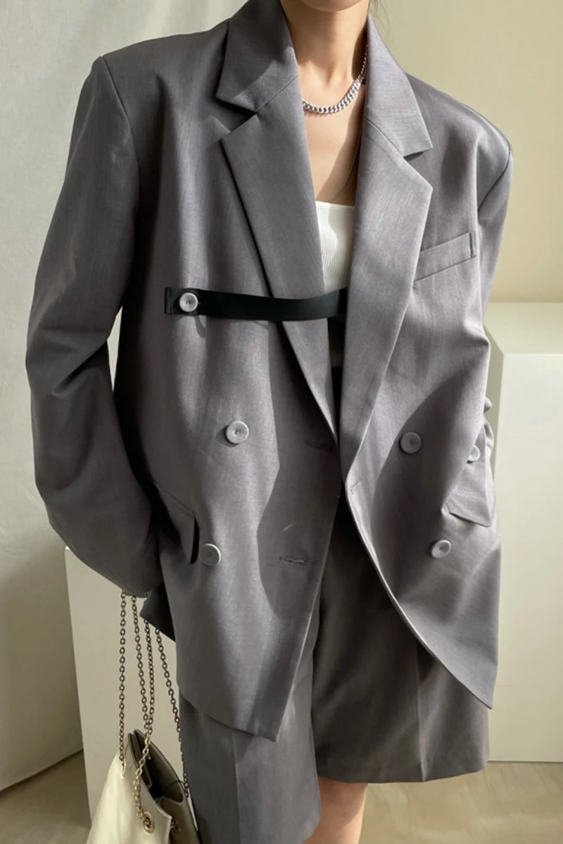 

Korean chic temperament lapel double-breasted long-sleeved blazer + high-waist versatile wide-leg shorts suit