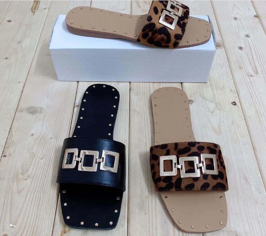 

Women Sandals At Home Flip Flop Summer New Style Flat Colored Gold Buckle Outdoor Leisure Non-slip Beach Slippers Wild Fashion