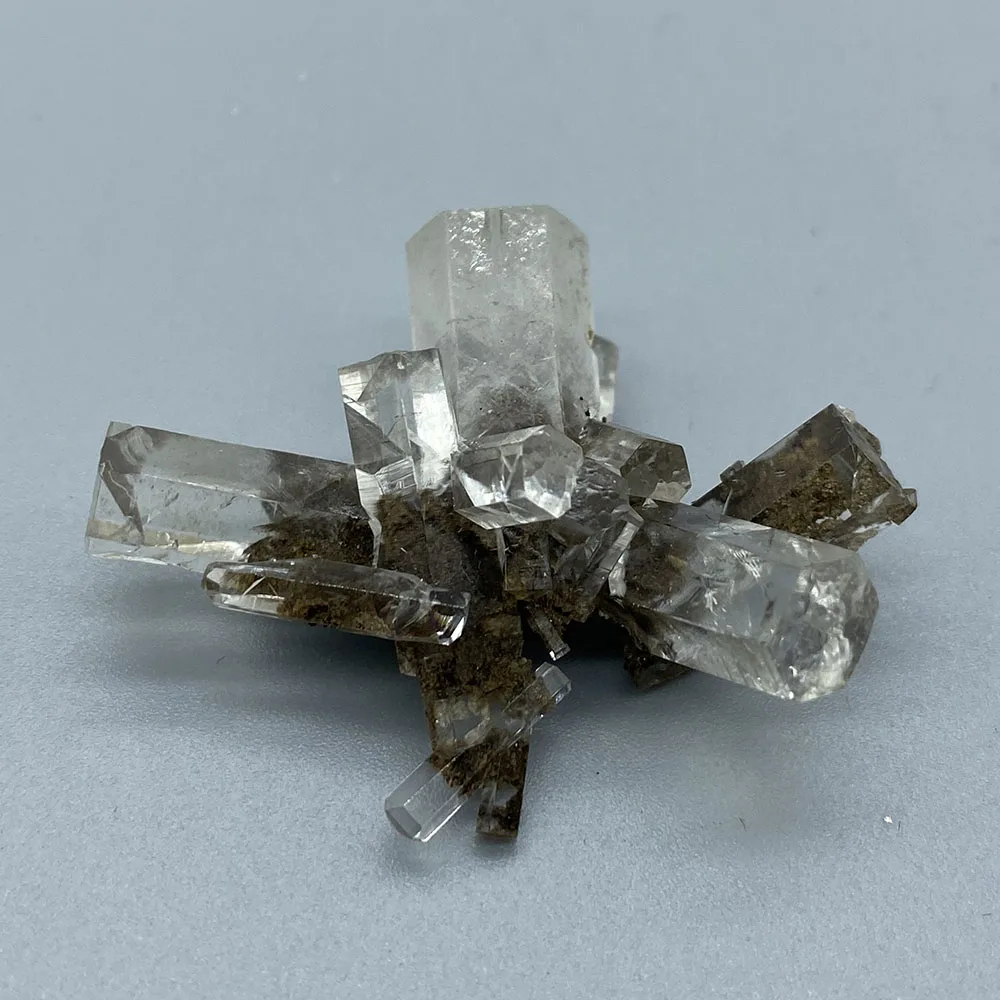 

Natural transparent columnar calcite is rare and extinct in China