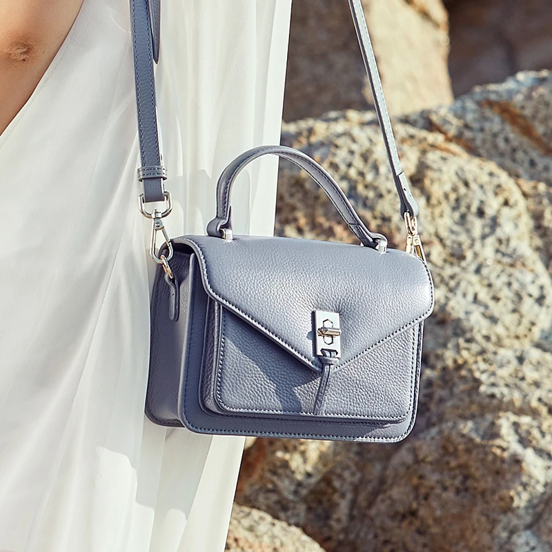 Небольшая сумка мессенджер с откидной крышкой многофункциональная кожаная на