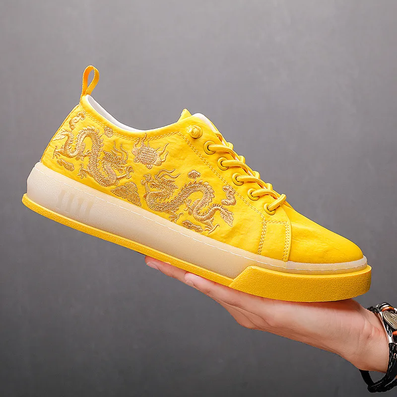 2021 Fashion Yellow Flower Embroidered Shoes Men Summer Sneakers Platform Flats Breathable Silk Cloth Casual |
