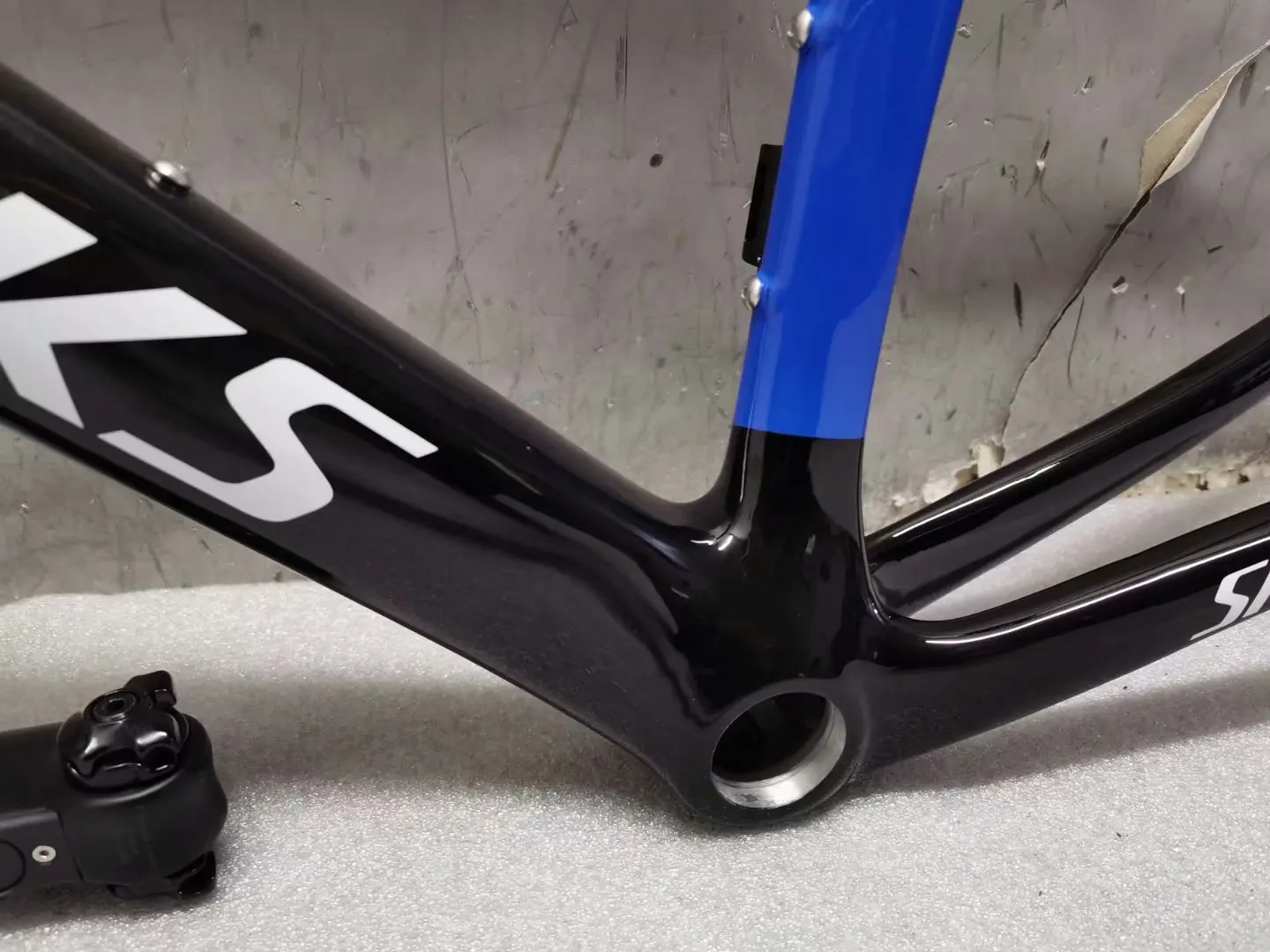 

2021 S-w Carbon road bike frame 49/52/54/56/58cm T1100 black white logo ud matte bb30 carbon road bicycle frameset factory price