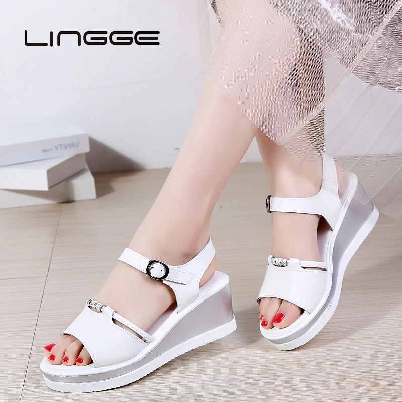 Женские босоножки на плоской подошве с открытым носком платформе|Боссоножки и