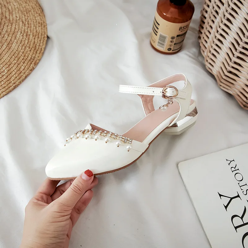 

2020 new spring and summer versatile thick heel low heel back empty sandals women's comfortable buckle women's shoes