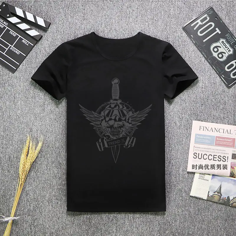 

Standing on the new European men's original popular logo printing short sleeve t skull design boutique personality sleeve short