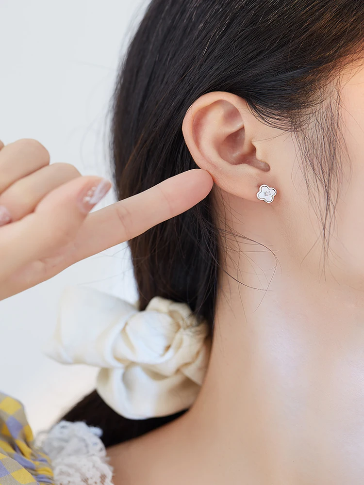 

SILVERHOO 925 Sterling Silver Minimalist Flower Earrings For Women Shiny Cubic Zircon Stud Earring Elegant Female Silver Jewelry