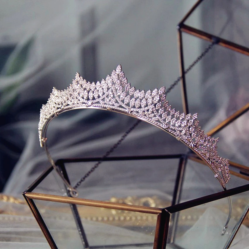 

Parmalambe Elegant Silver Zircon Hair Tiaras High Quality Bridal Headpieces Crown Wedding Hair Accessories coroa de noiva
