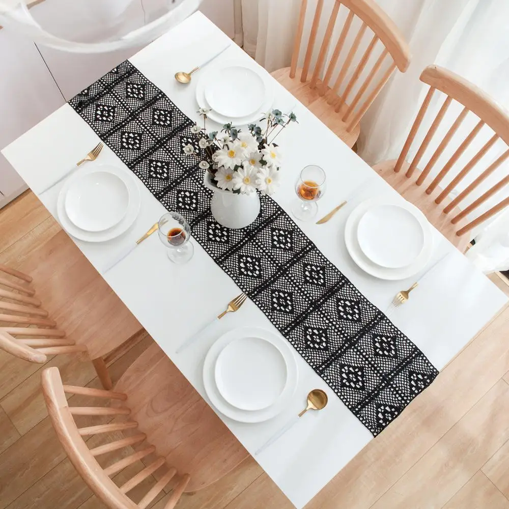 Кружевная скатерть с кисточками хлопковая ажурная для свадебного декора в