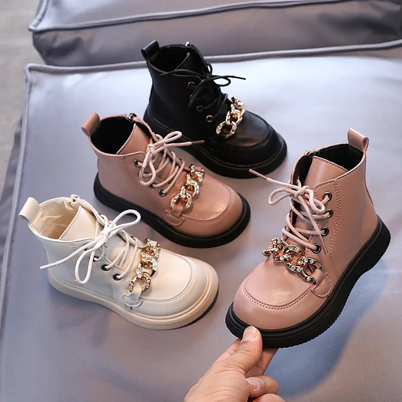 

2021 Autumn New Korean Solid Metal Decoration Martin Boots for Kids Fashion Winter Boots for Girl Children Low Heels Short Boots
