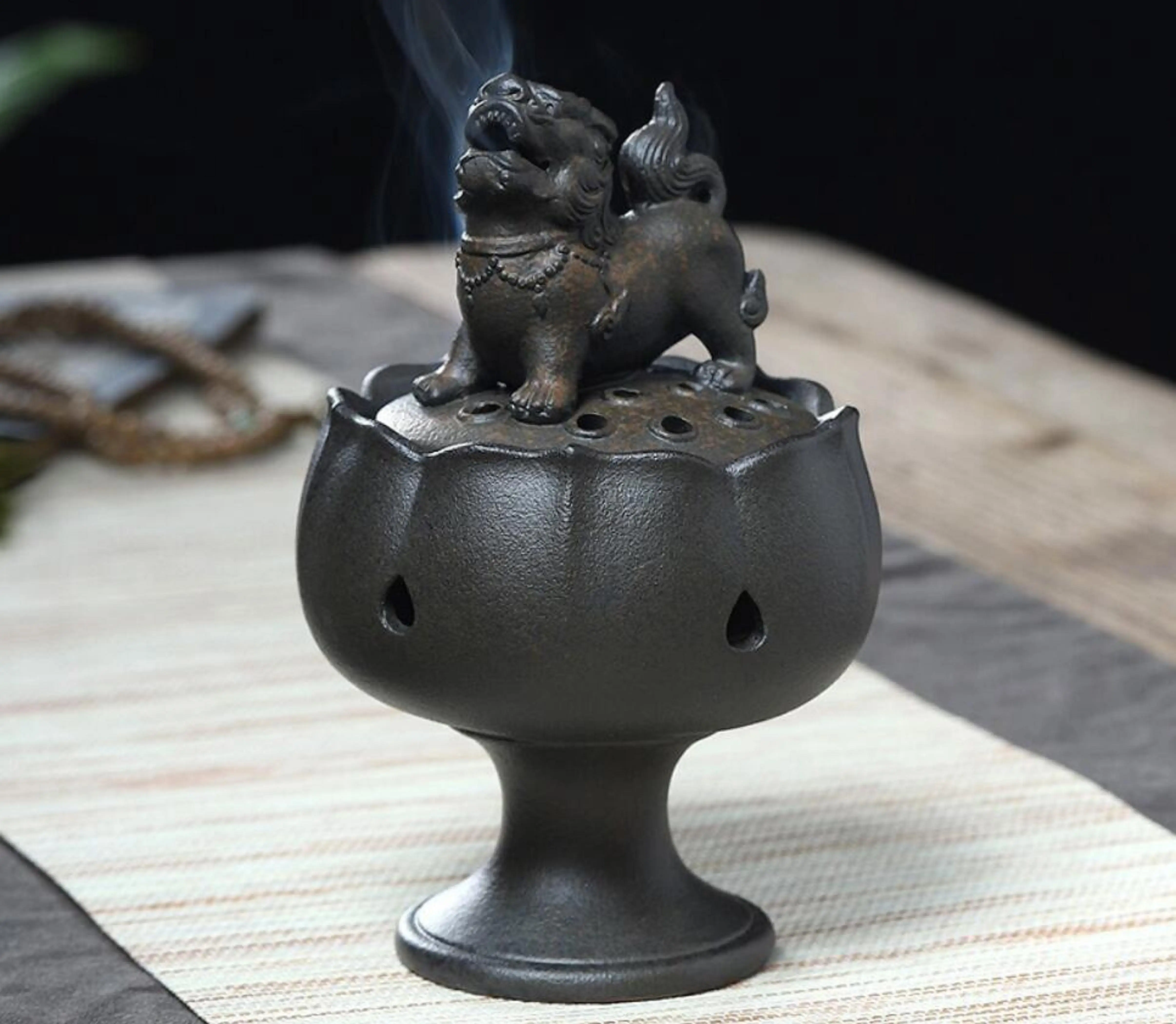 

Горелка для благовоний с фольклорным/черным/Львиным декором, подставка для благовоний, курильница с обратным потоком, декор водопада, лотос...