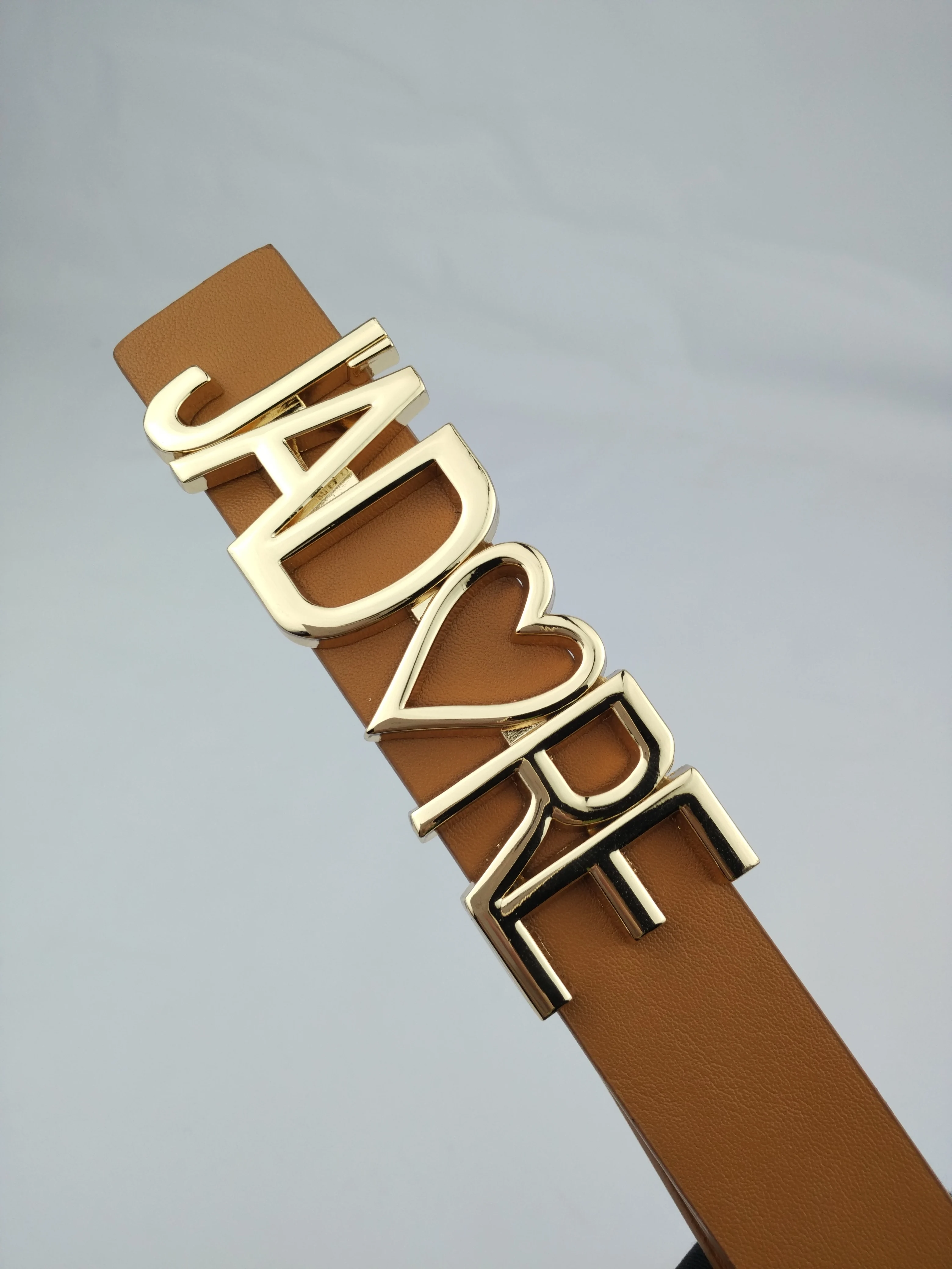 Ремень с пряжкой в форме сердца для мужчин и женщин модный кожаный пояс разных