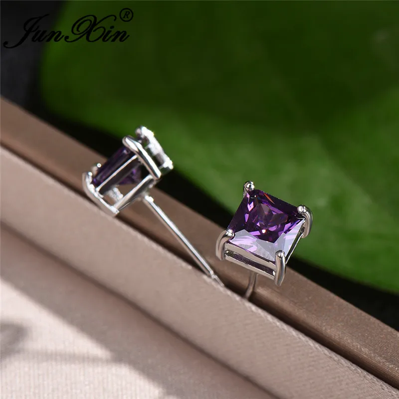 Женские свадебные серьги-гвоздики с фиолетовым кристаллом квадратной огранкой