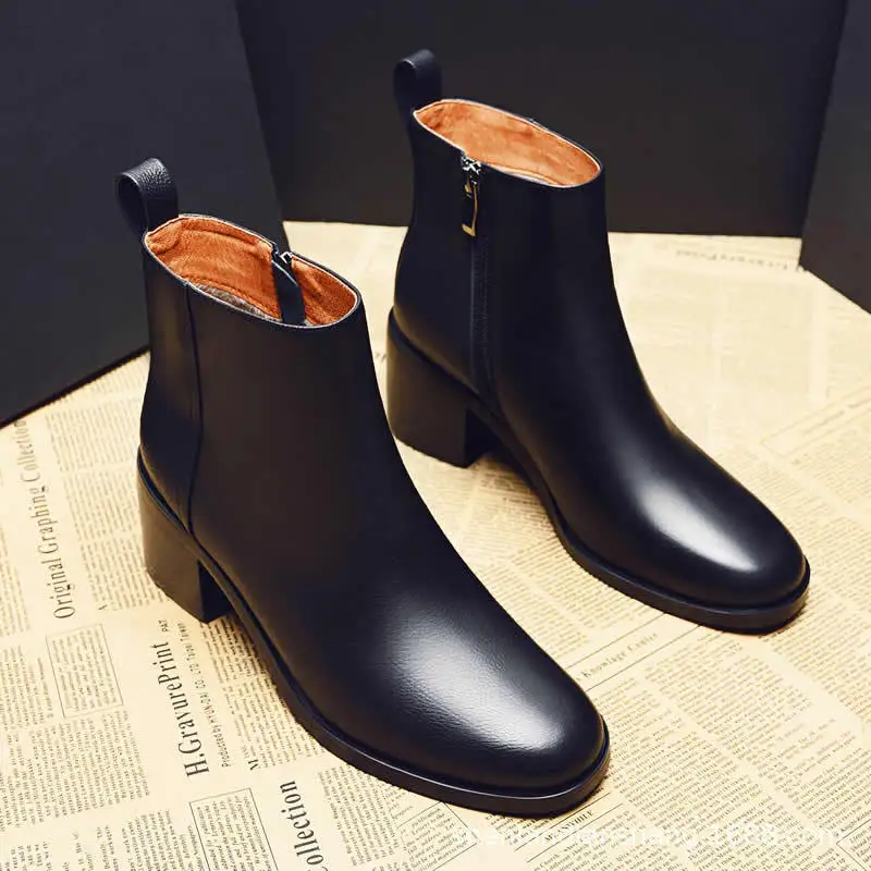 

Женские ботинки из натуральной кожи на толстом каблуке, зимние ботинки в британском стиле с квадратным носком, бархатные ботинки на высоком...