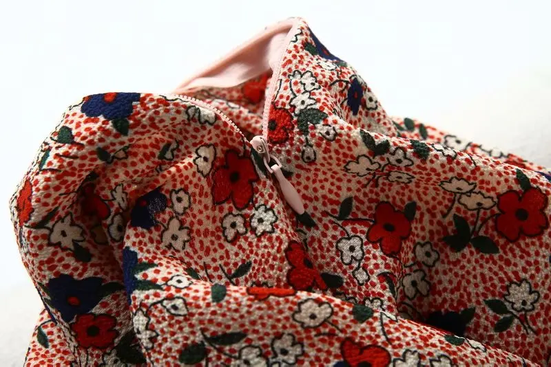 Женское винтажное приталенное платье Bazaleas красное с цветочным принтом и